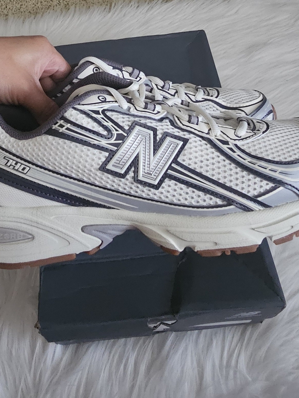 New Balance 740 - Picture 3 of 5